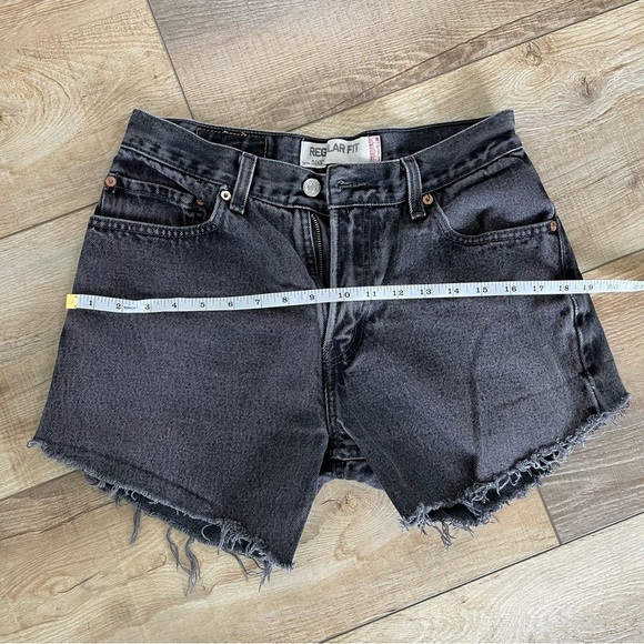 Levis Jeans Womens Size 505 Cut Offs Shorts Ripped - Picture 7 of 7